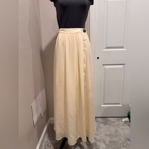 NWT- Who What Wear Butter Cream A-Line Skirt Size 2
